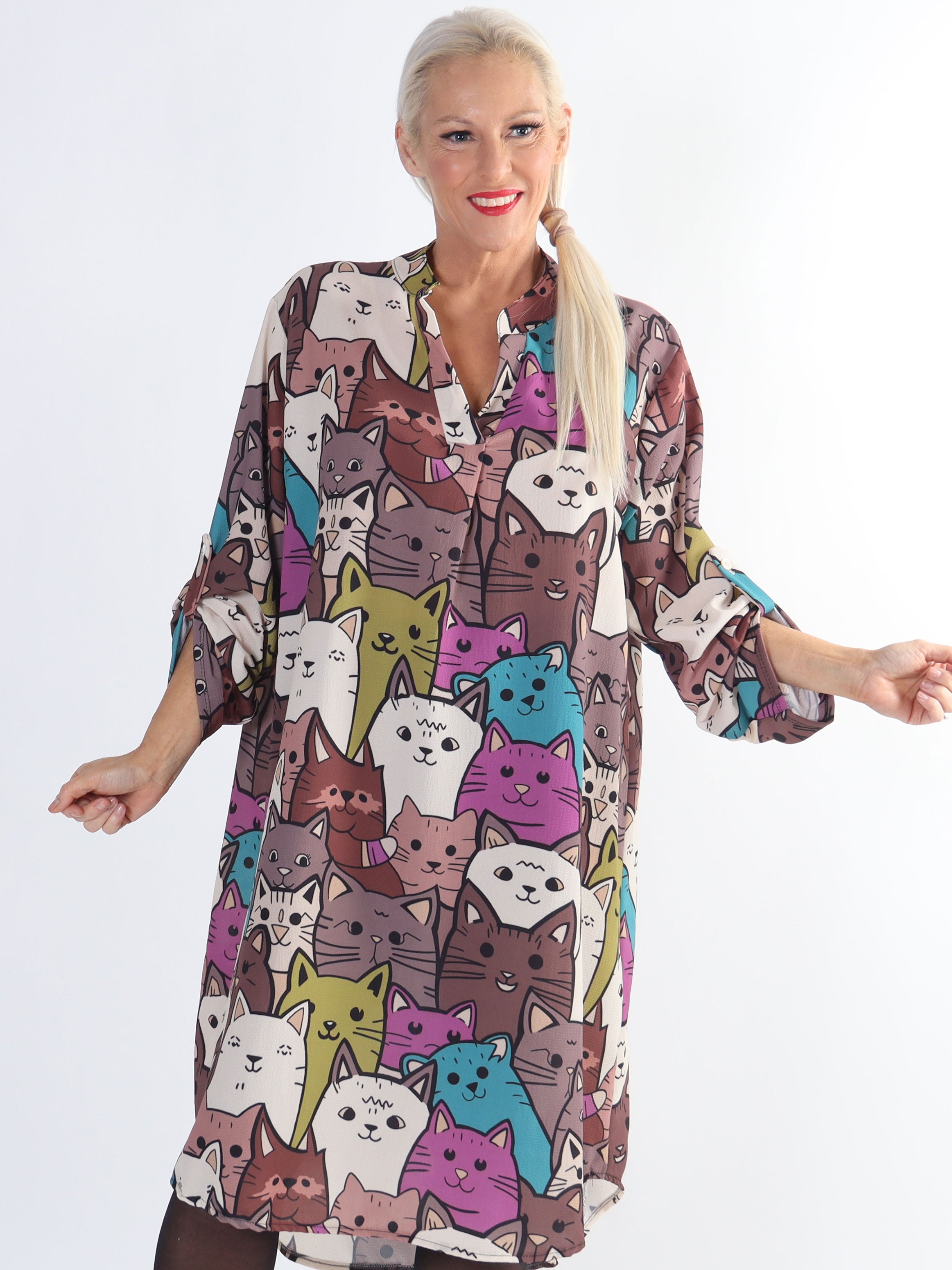 Vanesa Cat Long - Plus size let og luftig kjole med katteprint